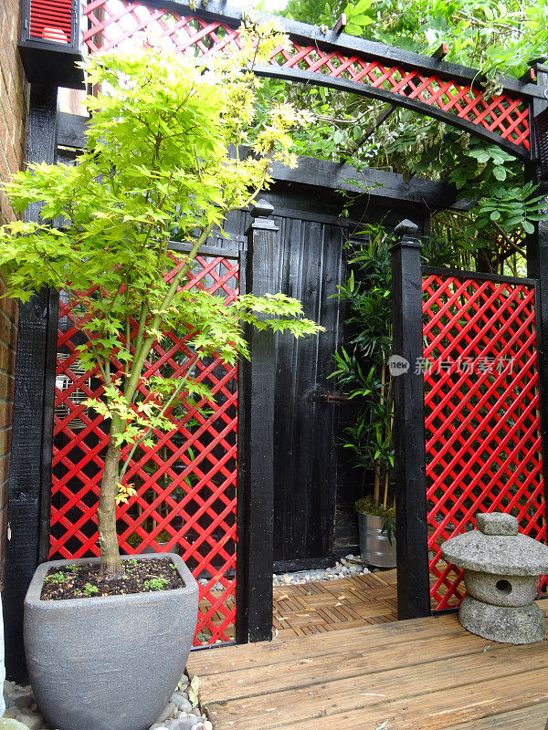 黑色花园小屋/日本茶馆/红色格子